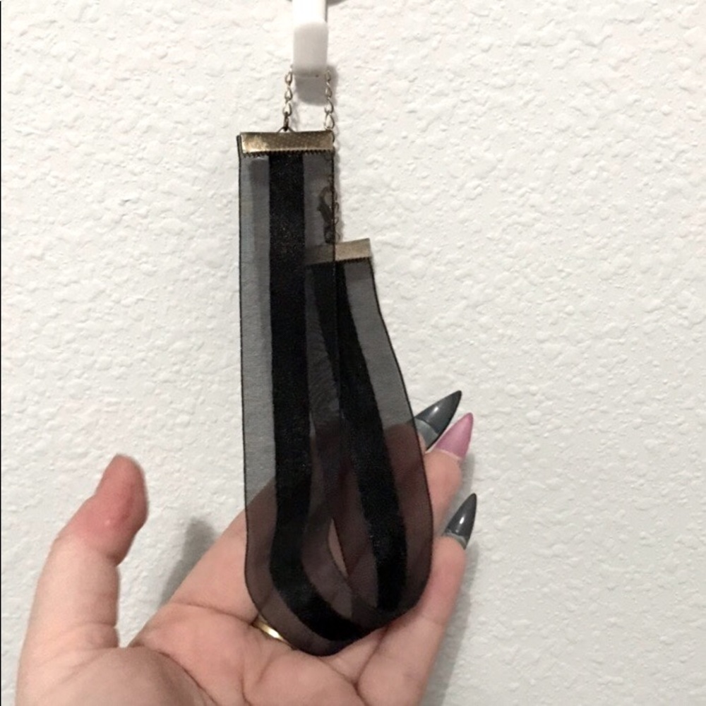 Velvet and sheer black choker